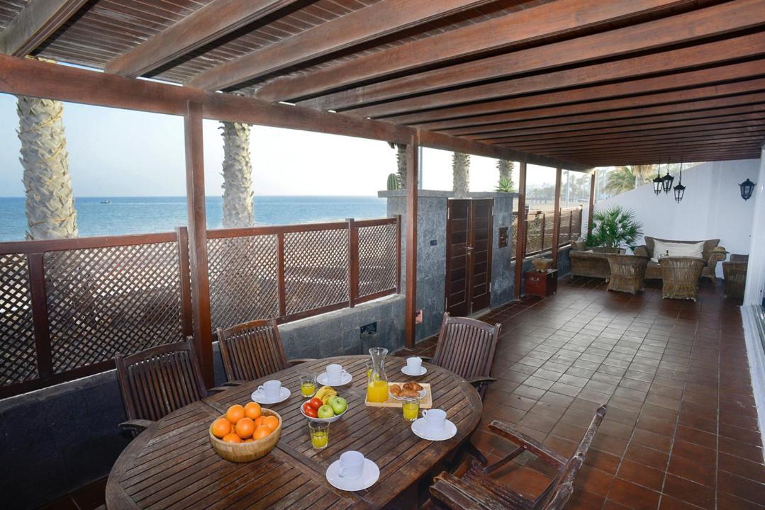 La Casa De La Playa Villa Puerto del Carmen  Dış mekan fotoğraf